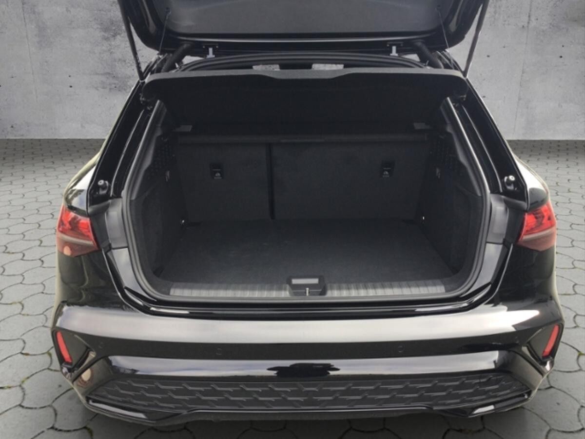 Audi A3 Sportback S line TFSI e S tronic Audi A3 Sportback S line TFSI e S tronic