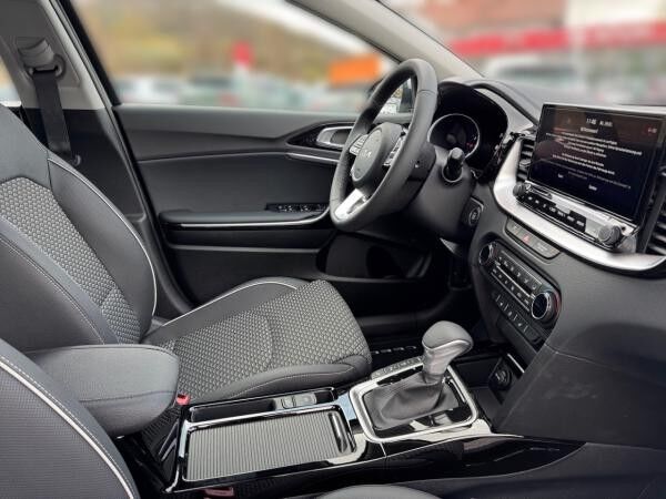 Kia Ceed 1.5 T-GDI Spirit/Bi-LED/Navi/Kamera/JBL Klima