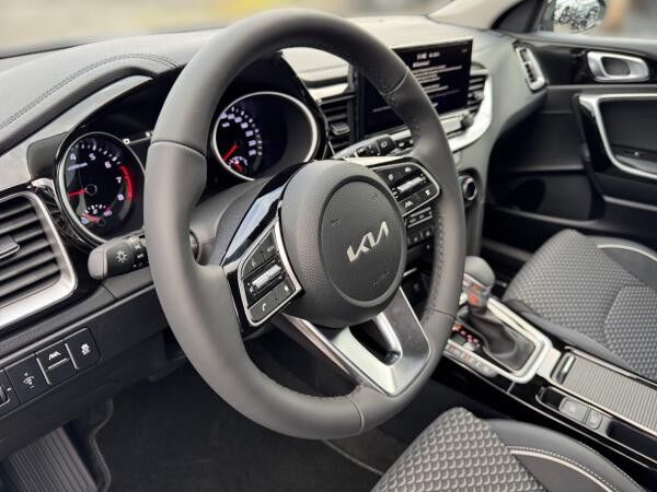 Kia Ceed 1.5 T-GDI Spirit/Bi-LED/Navi/Kamera/JBL Klima