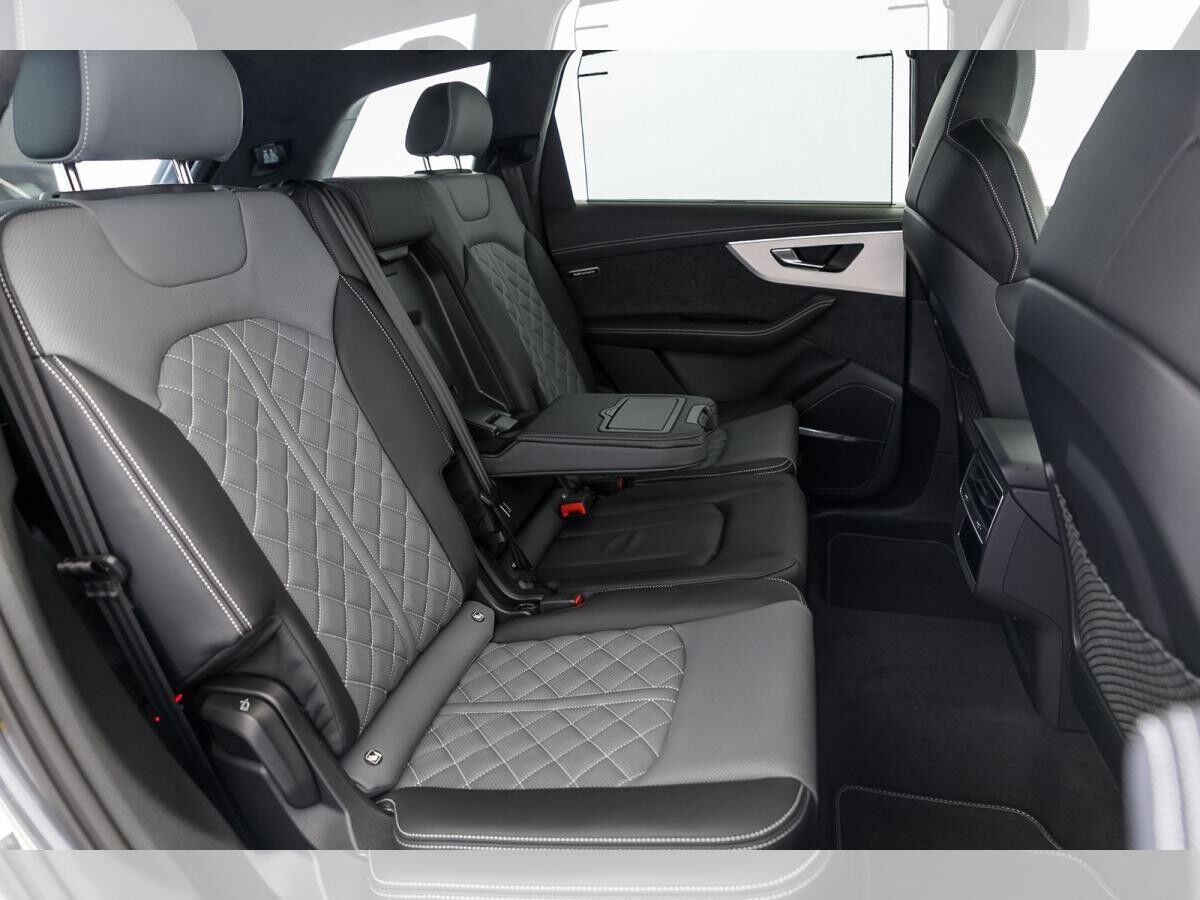 Audi SQ7 SUV TFSI tiptronic