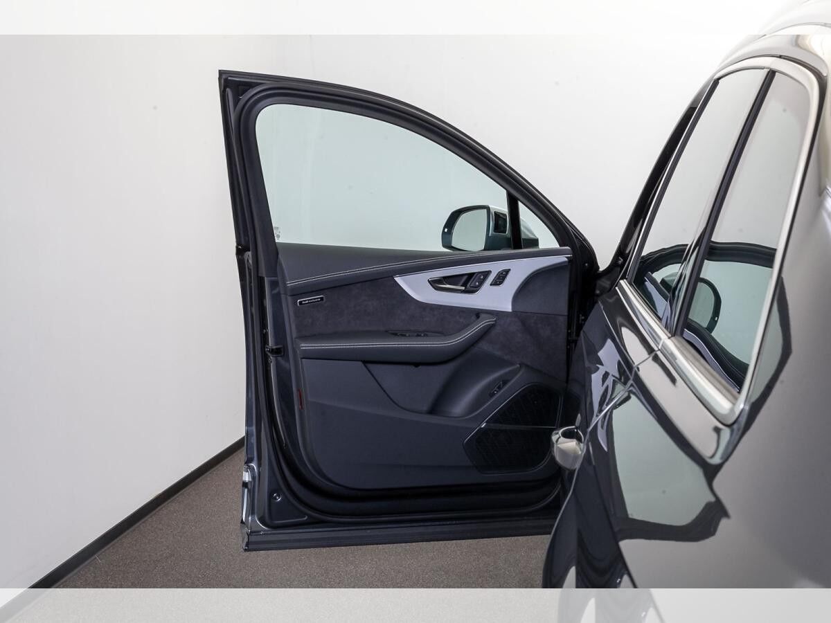 Audi SQ7 SUV TFSI tiptronic