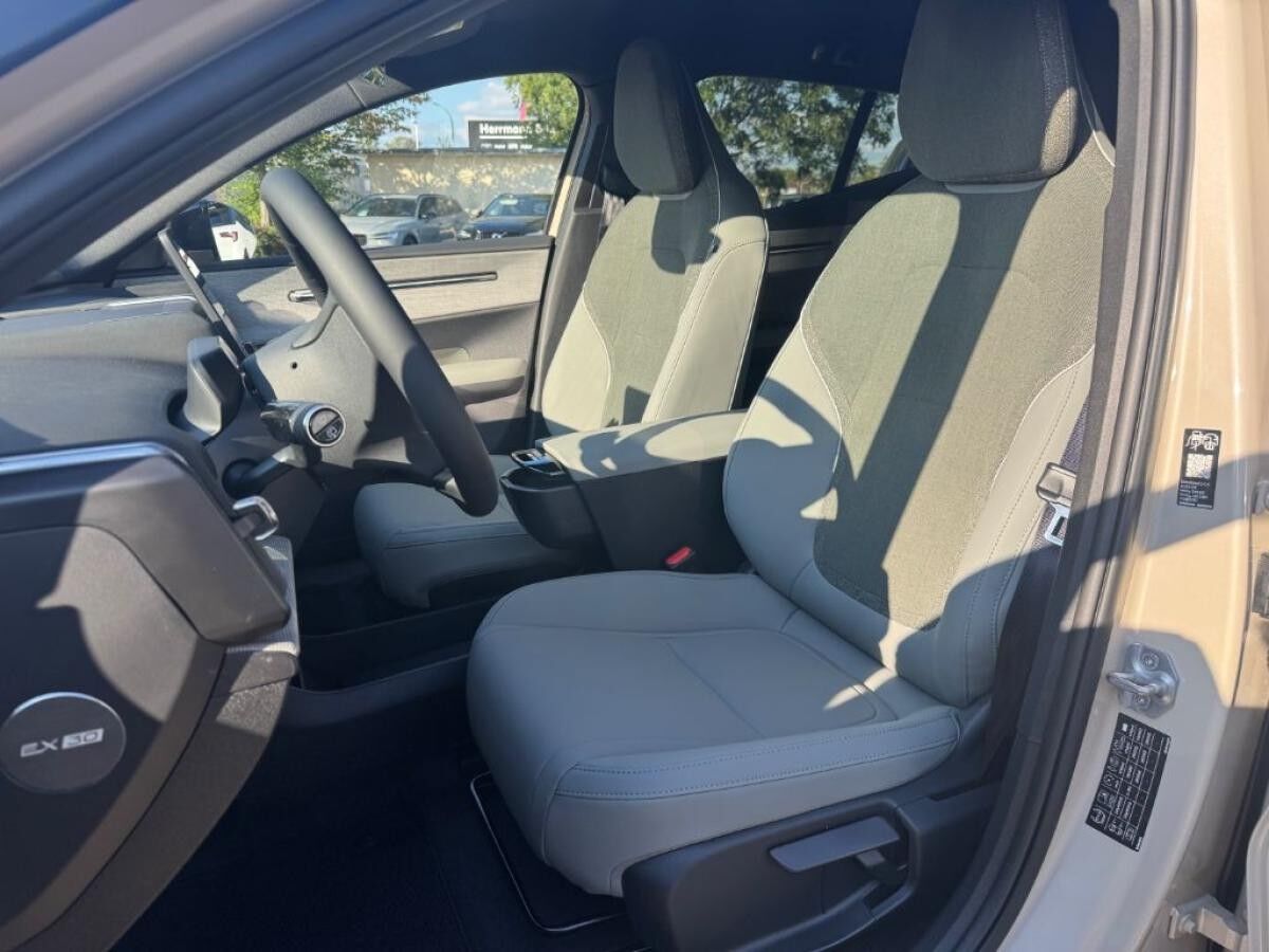 Volvo EX30 Single M. Extended Range RWD Plus+SOFORT