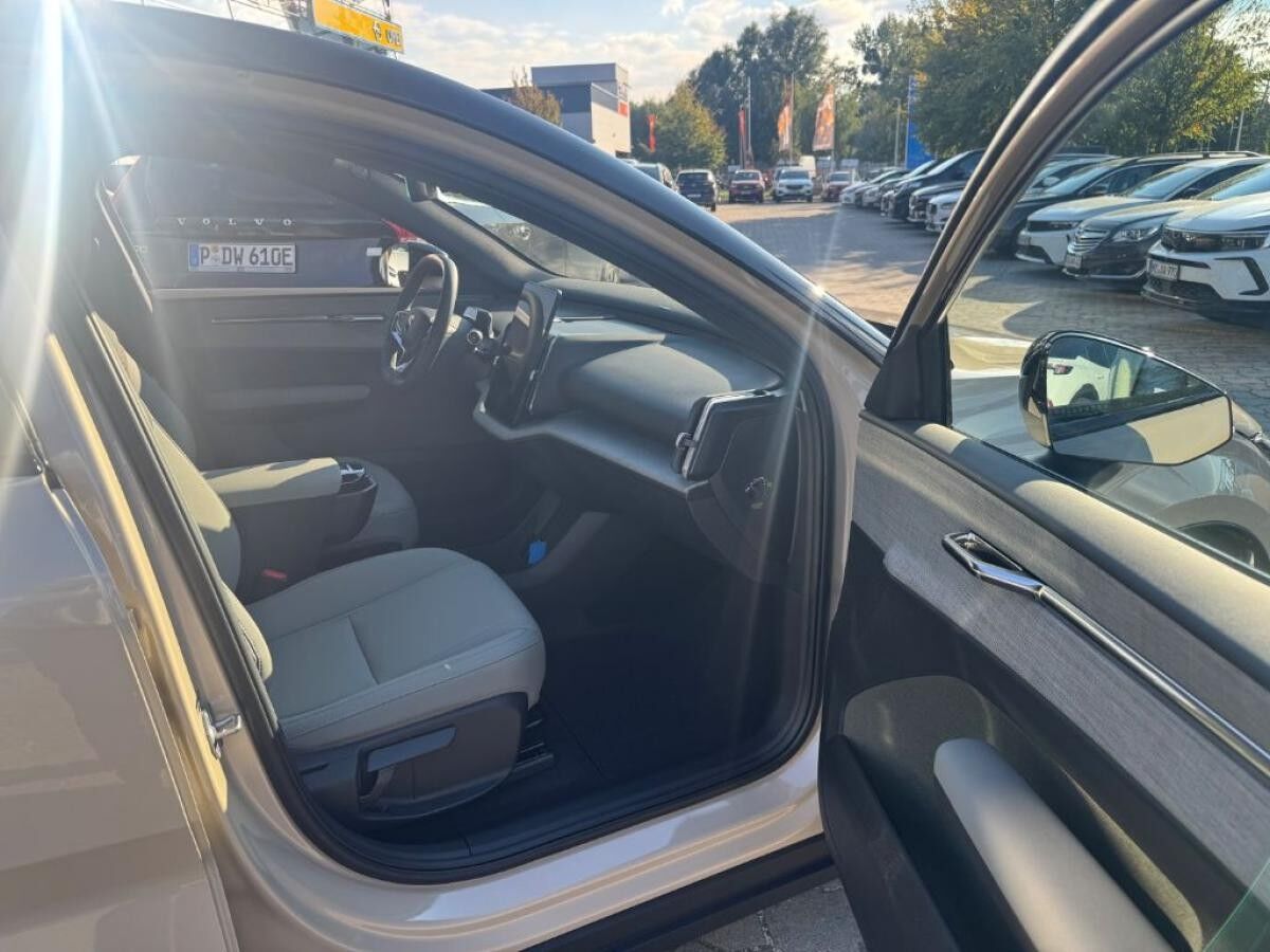 Volvo EX30 Single M. Extended Range RWD Plus+SOFORT