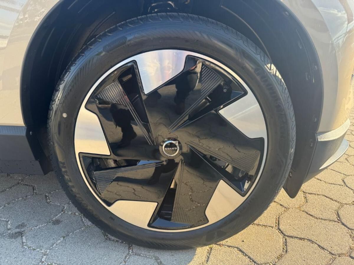 Volvo EX30 Single M. Extended Range RWD Plus+SOFORT