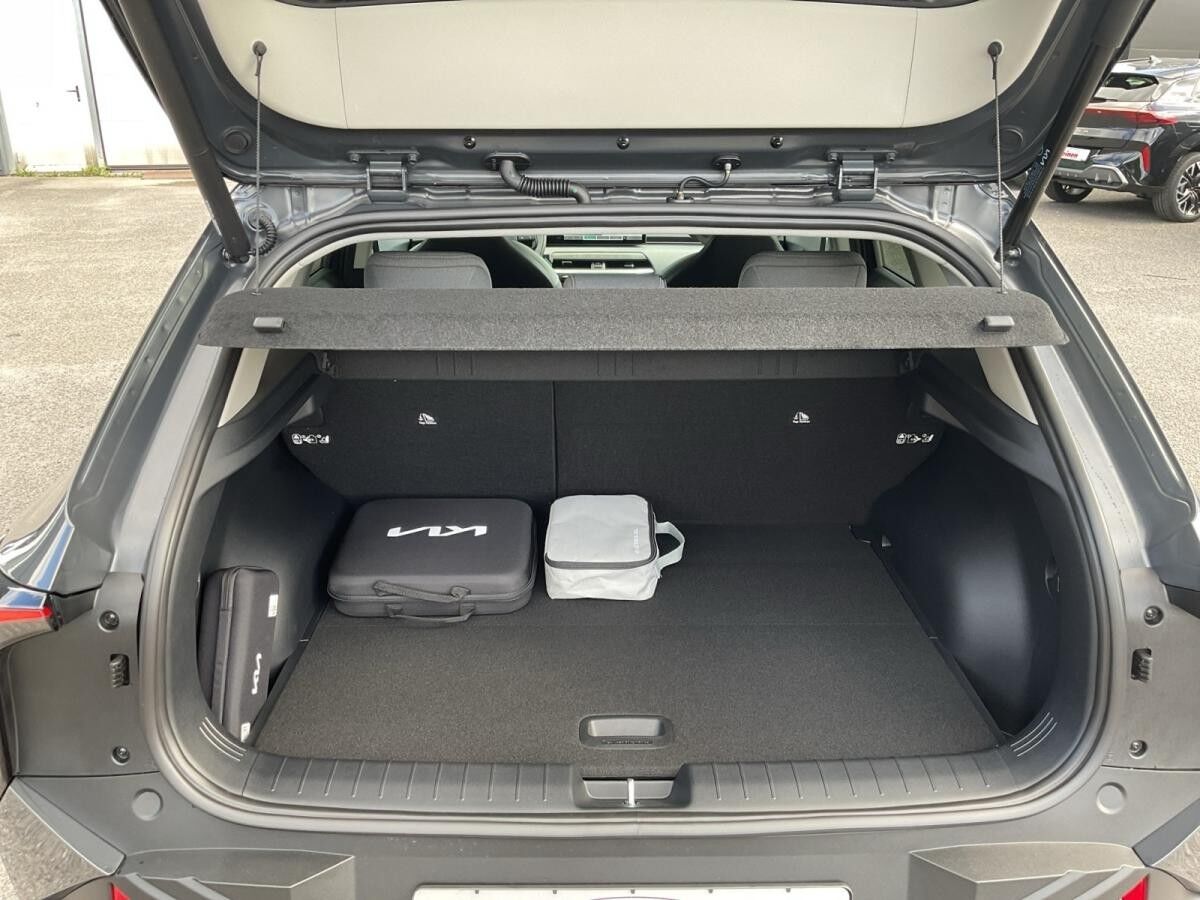 Kia EV4 EARTH 81 KWH WÄRMEPUMPE GLASDACH SOUND-PAKET 19ZOLL