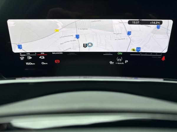 Audi Q3 SUV S line e-hybrid S tro 360°+HuD+Pano