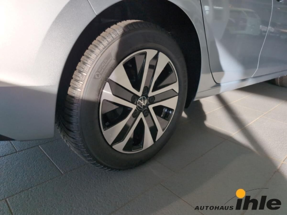 Volkswagen Golf VIII 1,5 TSI Energy AHK+GJ-REIFEN+SITZHZG
