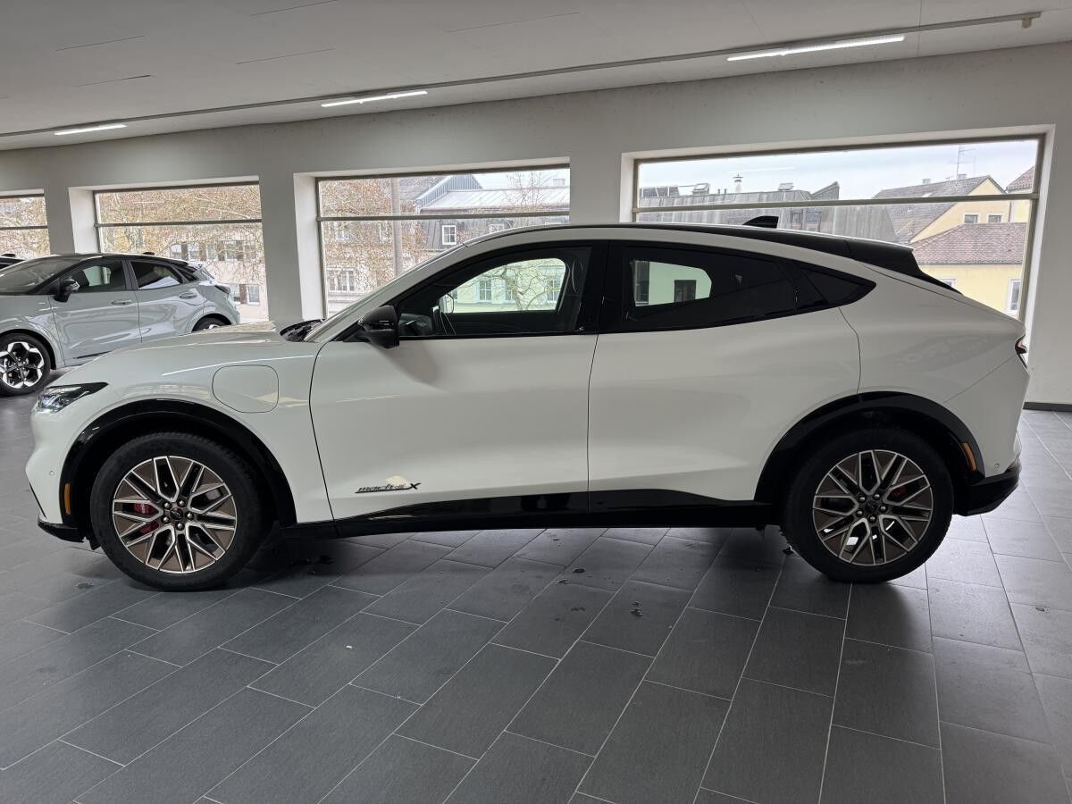 Ford Mustang Mach-E Premium 88kWh RWD AKTION