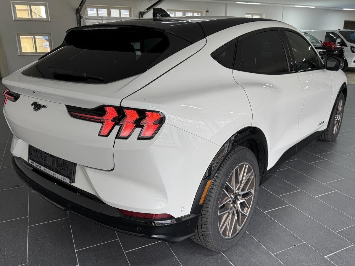 Ford Mustang Mach-E Premium 88kWh RWD AKTION