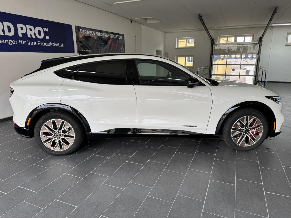 Ford Mustang Mach-E Premium 88kWh RWD AKTION