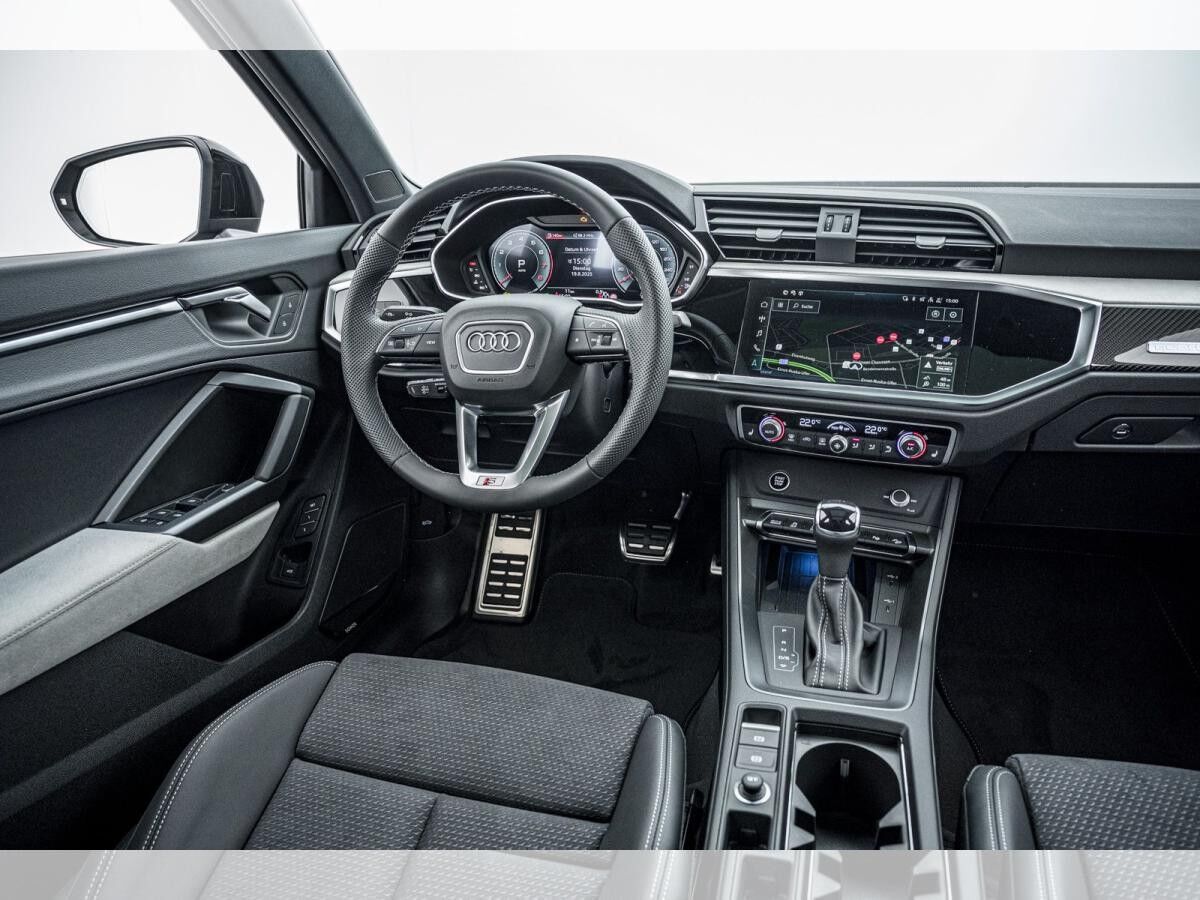 Audi Q3 S line 40 TFSI quattro S tronic