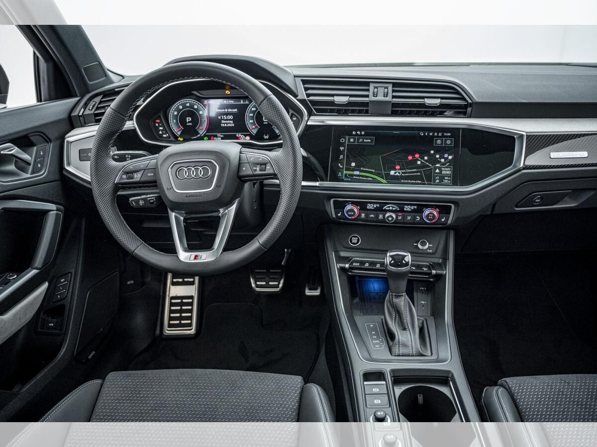 Audi Q3 S line 40 TFSI quattro S tronic