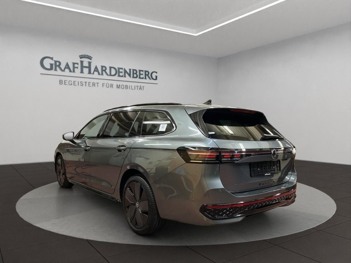 Volkswagen Passat Variant 1.5 TSI DSG R-Line / SOFORT VERFÜGBAR !