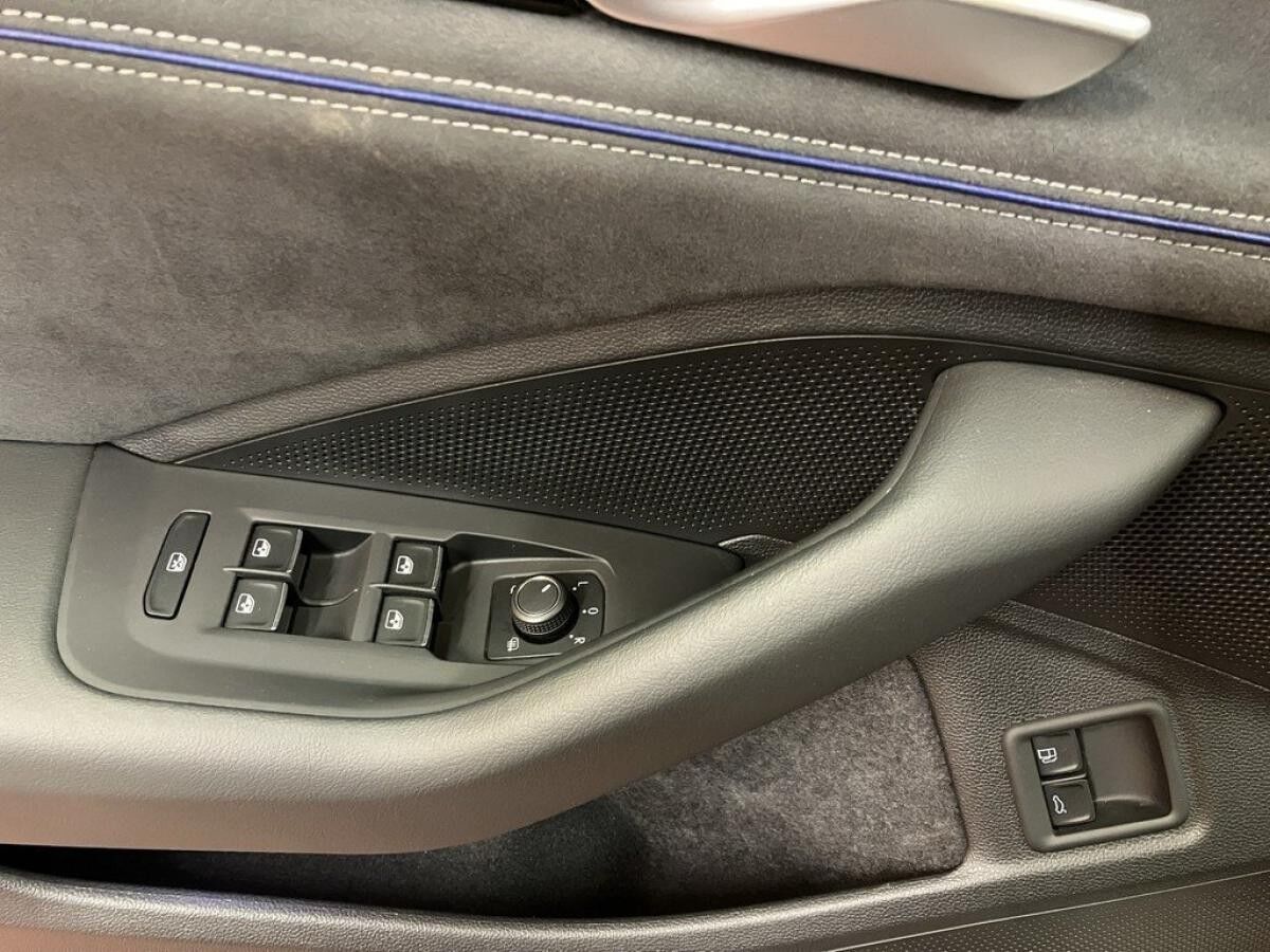 Volkswagen Passat Variant 1.5 TSI DSG R-Line / SOFORT VERFÜGBAR !