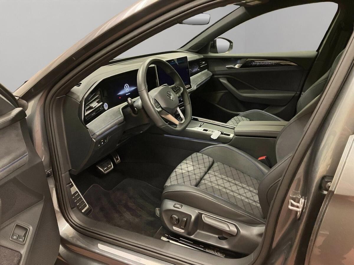 Volkswagen Passat Variant 1.5 TSI DSG R-Line / SOFORT VERFÜGBAR !