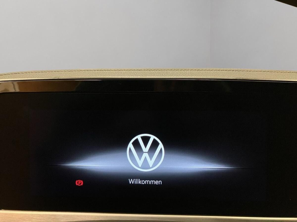 Volkswagen Passat Variant 1.5 TSI DSG R-Line / SOFORT VERFÜGBAR !