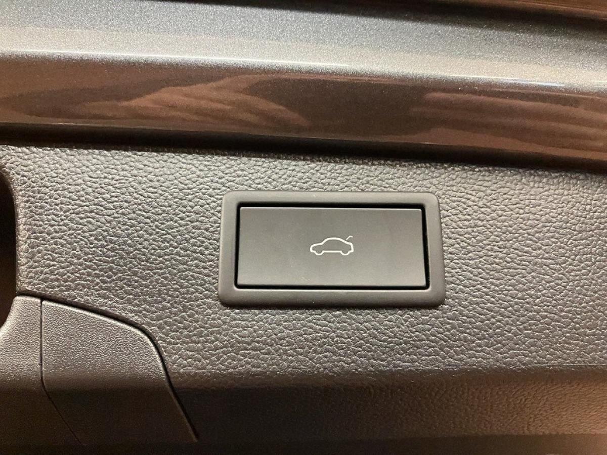 Volkswagen Passat Variant 1.5 TSI DSG R-Line / SOFORT VERFÜGBAR !