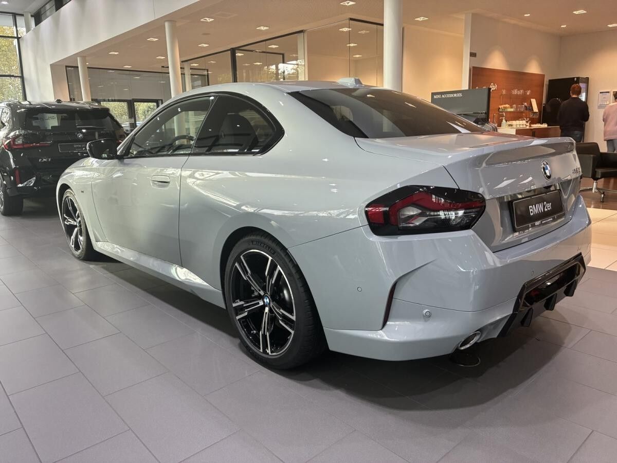 BMW 230 i Coupé M Sportpaket+17ZL+LED+PREMIUNPAKET+NAVI+KAMERA+SIHZ+HIFI+