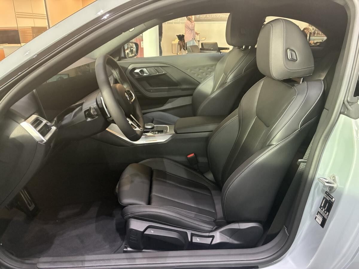 BMW 230 i Coupé M Sportpaket+17ZL+LED+PREMIUNPAKET+NAVI+KAMERA+SIHZ+HIFI+