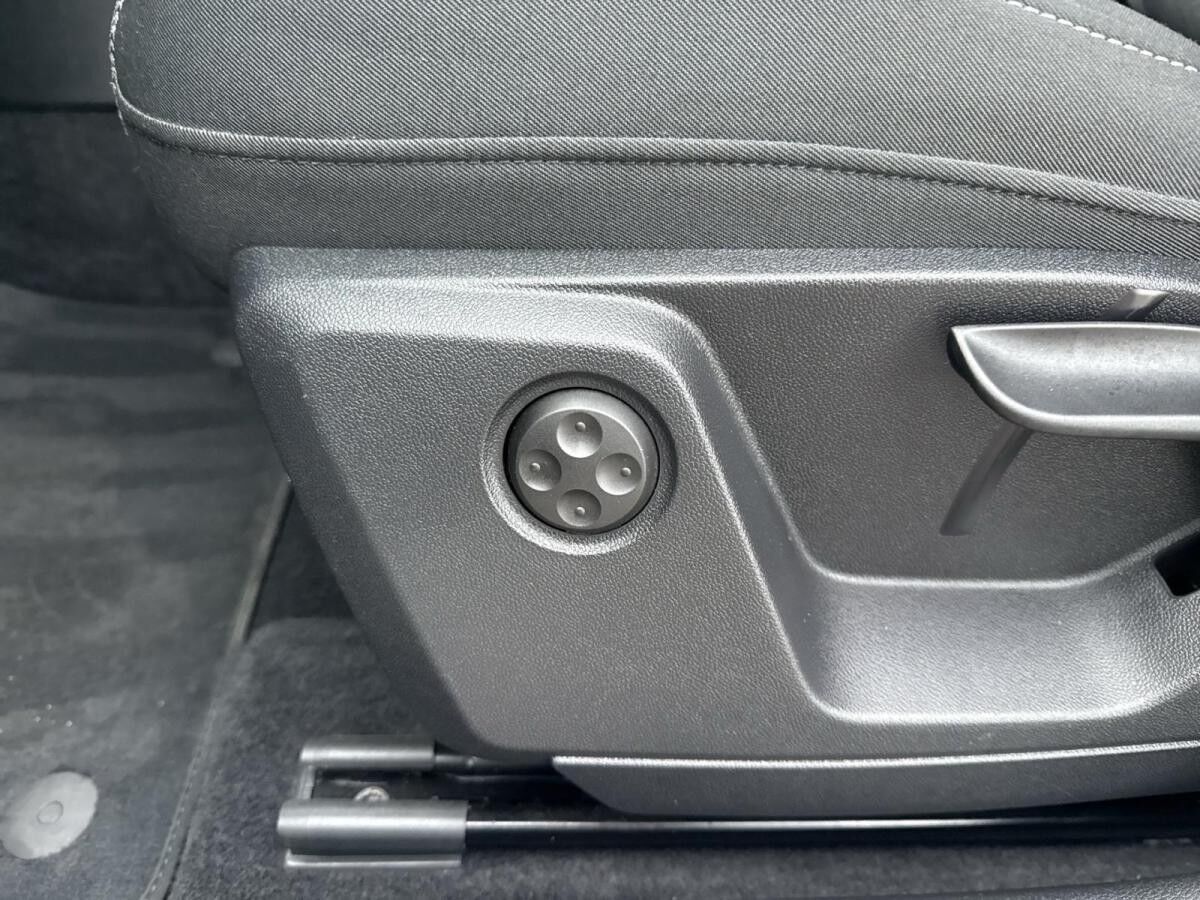 Audi Q2 advanced 35 TFSI Stdhzg AHK ACC Matrix Navi