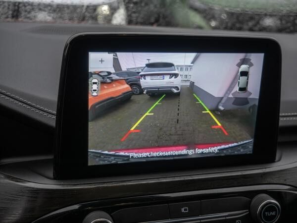 Ford Kuga Vignale 1.5 EcoBoost PANO*LED*AHK*Allwetter