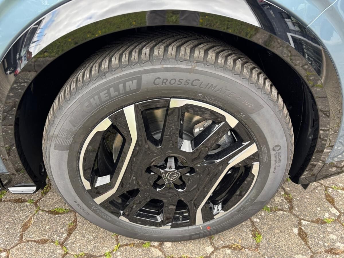 Peugeot 3008 E-3008 GT 210 + Winter+Komfort+Drive-Paket