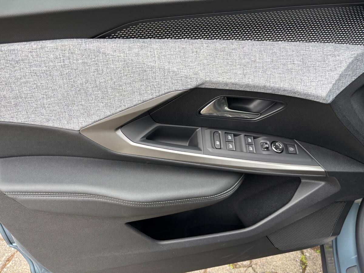 Peugeot 3008 E-3008 GT 210 + Winter+Komfort+Drive-Paket