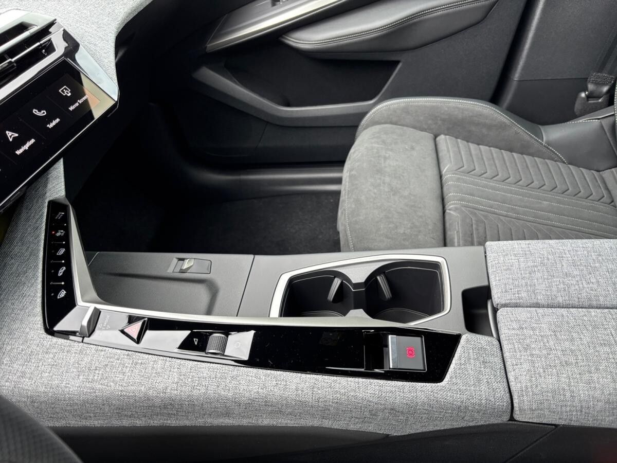 Peugeot 3008 E-3008 GT 210 + Winter+Komfort+Drive-Paket