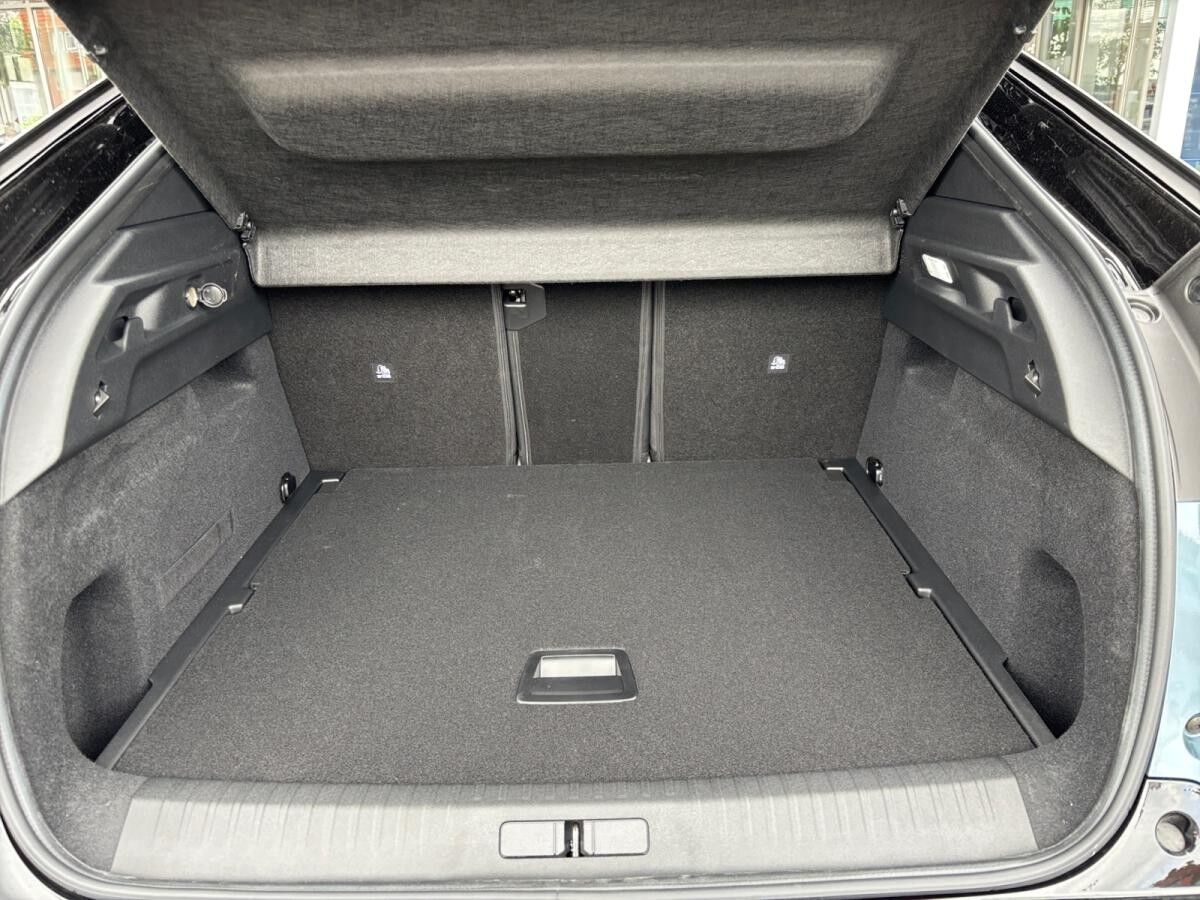 Peugeot 3008 E-3008 GT 210 + Winter+Komfort+Drive-Paket