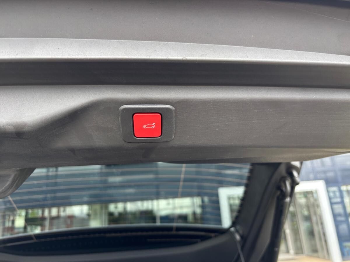 Peugeot 3008 E-3008 GT 210 + Winter+Komfort+Drive-Paket