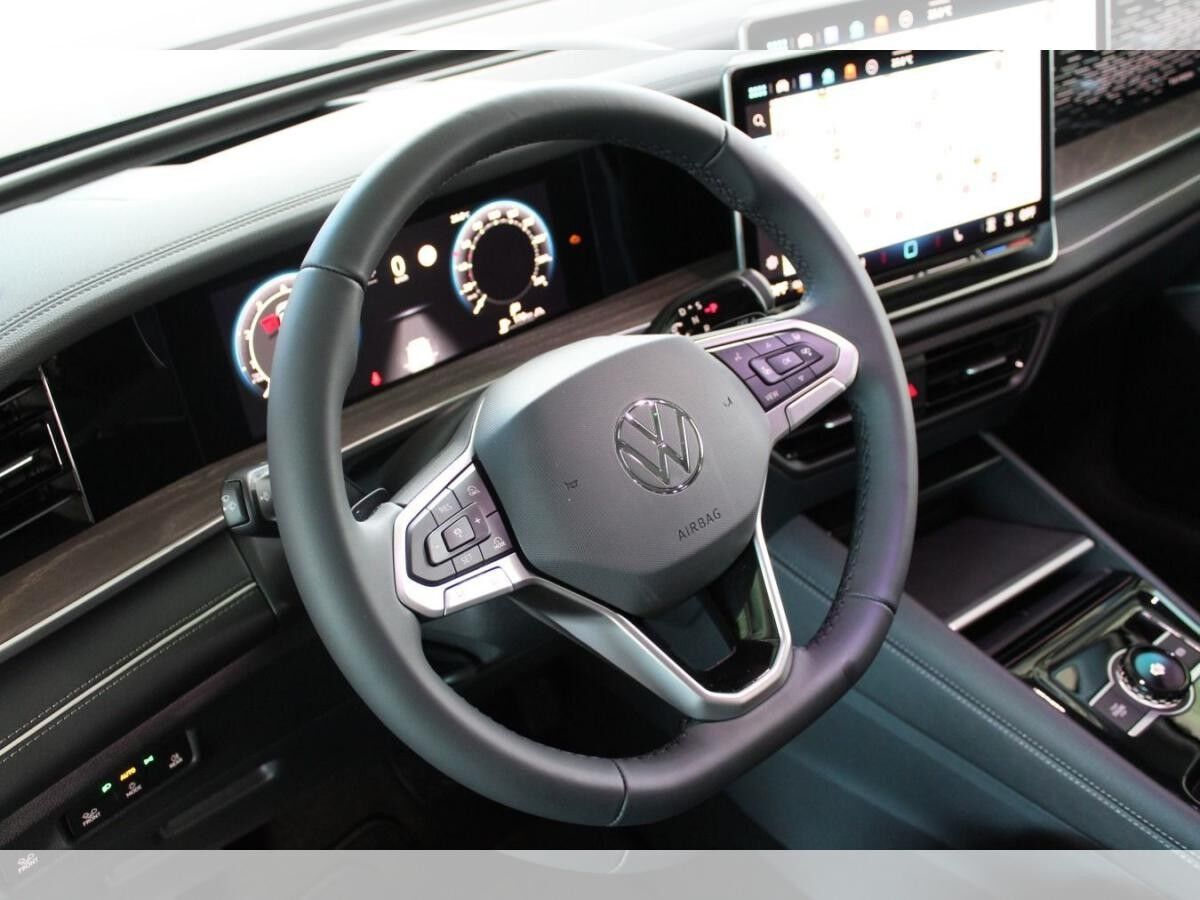 Volkswagen Tayron Elegance 2,0l TSI 4Motion, RFK, NAV, GJR, PANO, 7-Sitzer