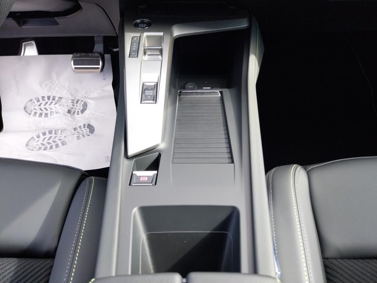 Peugeot 408 408 GT HYBRID 145 e-DSC6 Peugeot 408 408 GT HYBRID 145 e-DSC6