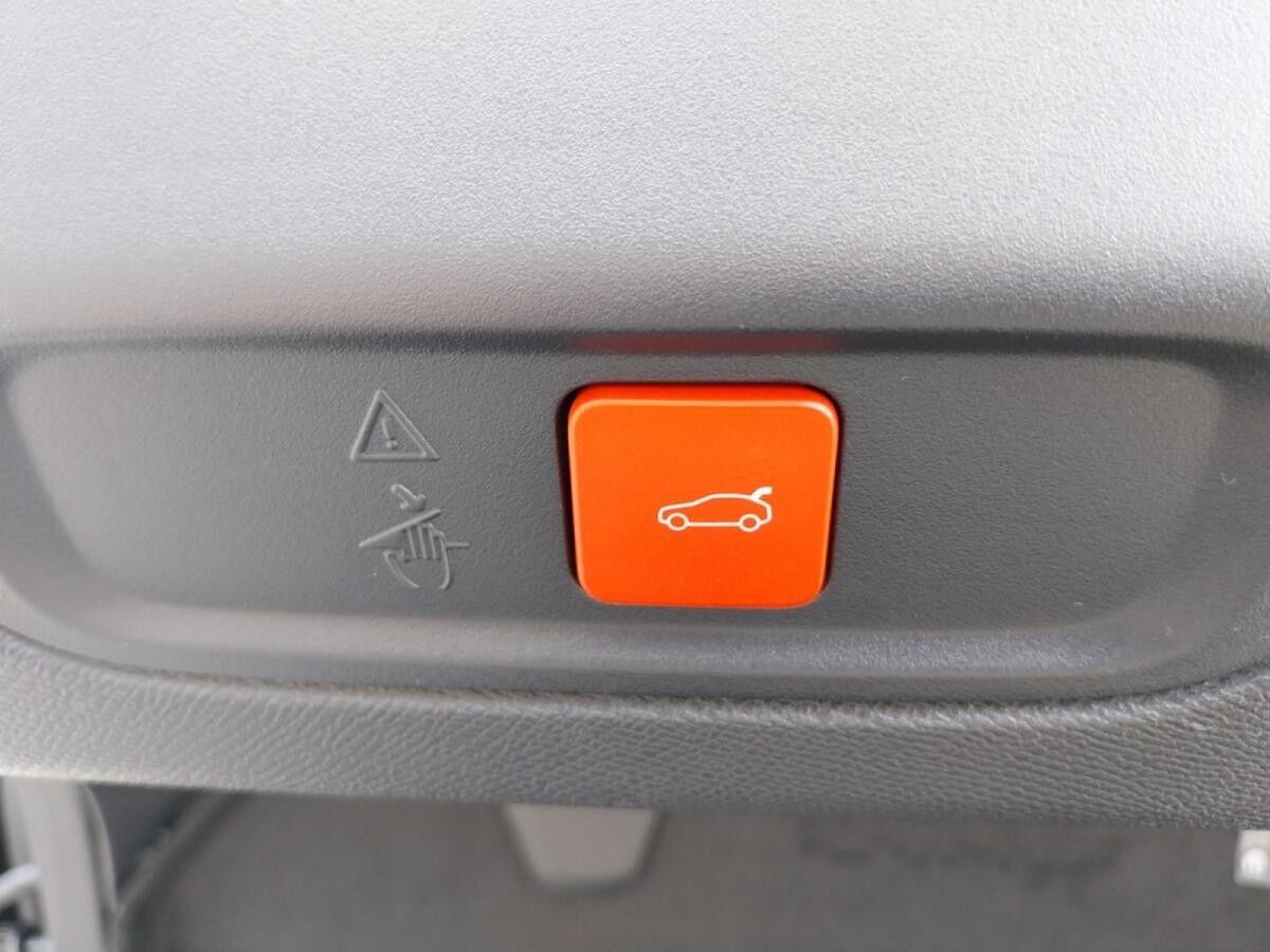 Peugeot 408 408 GT HYBRID 145 e-DSC6 Peugeot 408 408 GT HYBRID 145 e-DSC6