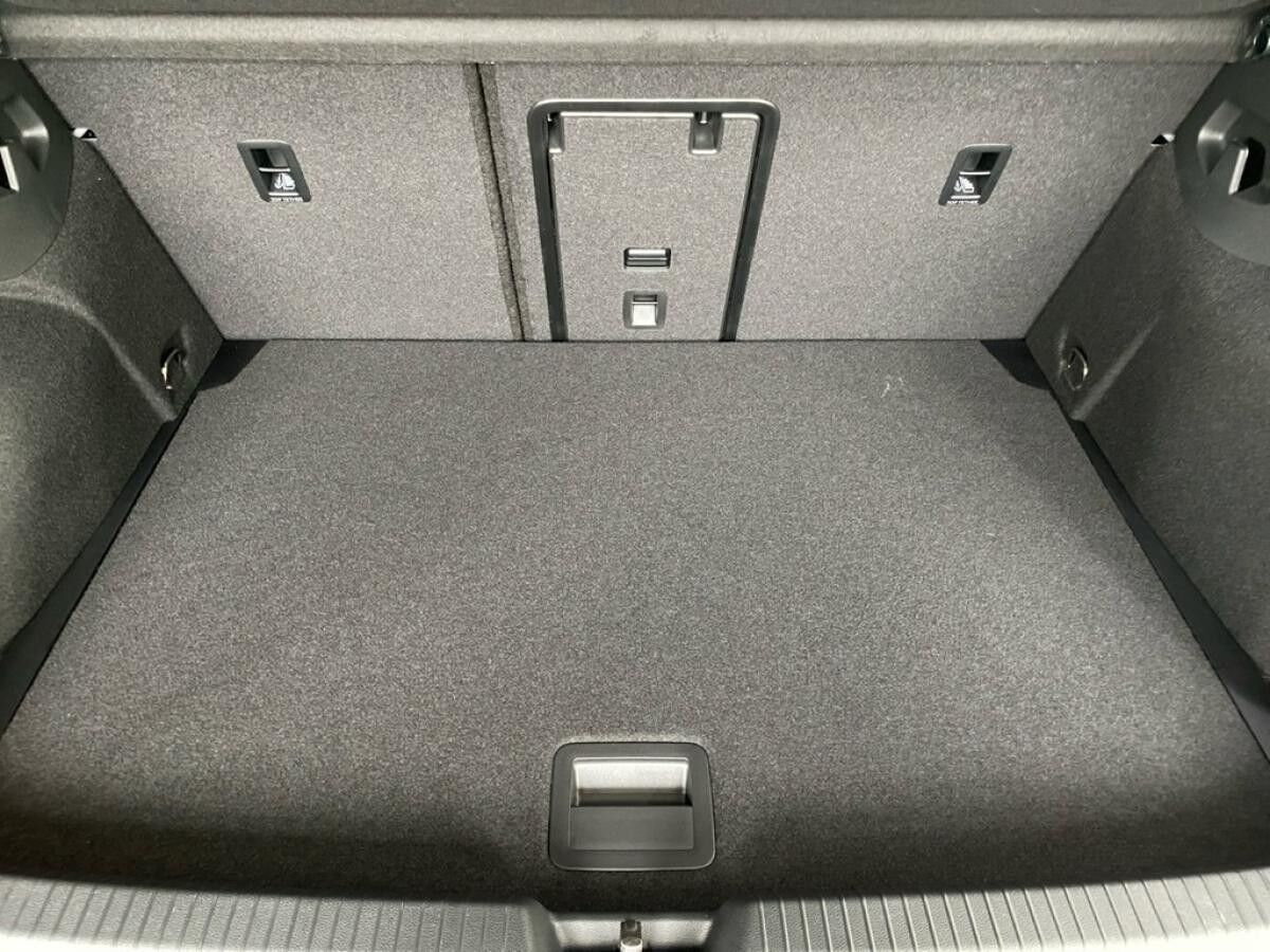 Volkswagen Golf 1.5 eTSI DSG Energy