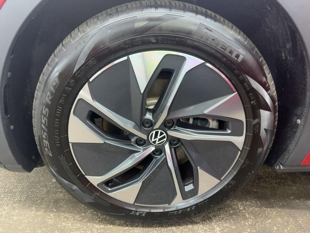 Volkswagen ID.5 Pro AHK MATRIX NAVPRO WÄPU ACC SHZ