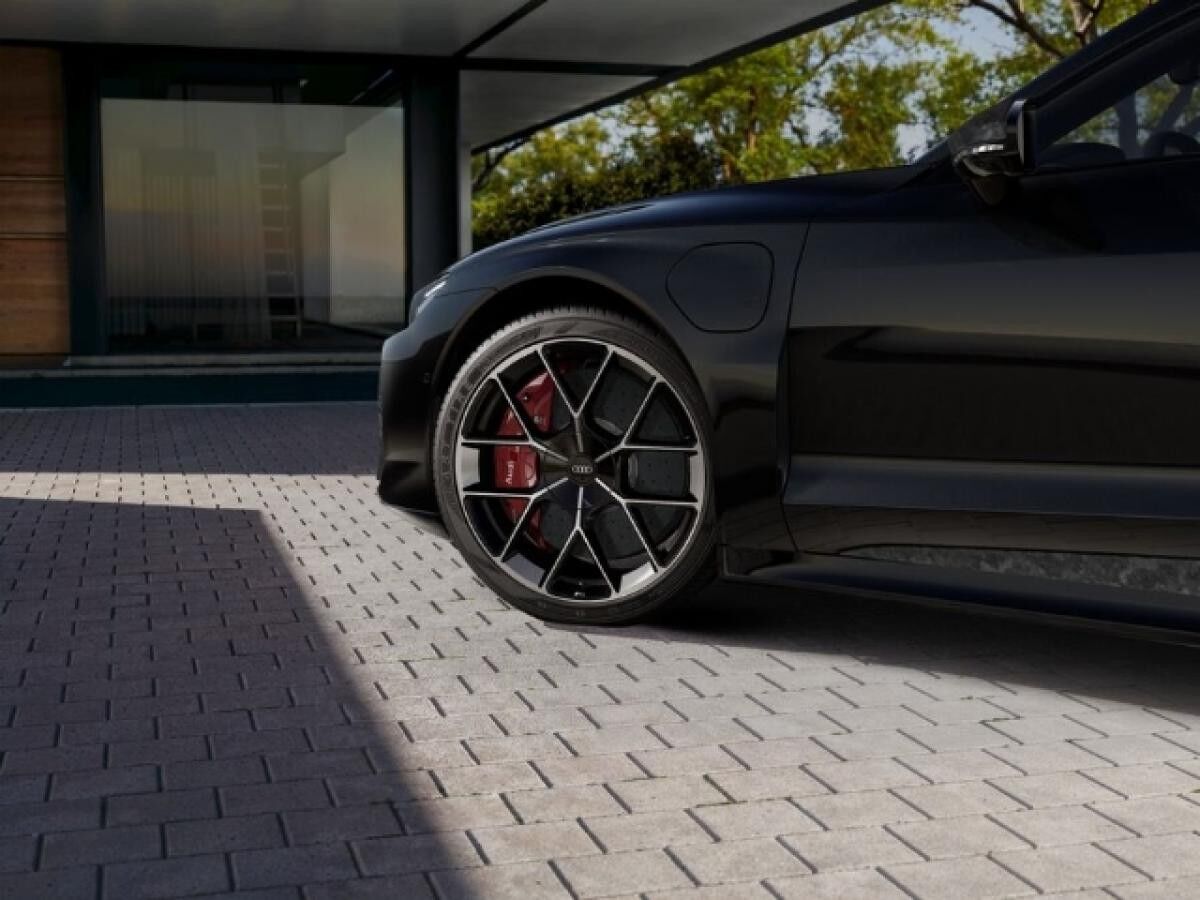 Audi RS e-tron GT performance HUD Aktivfahrw. Laser Keramik