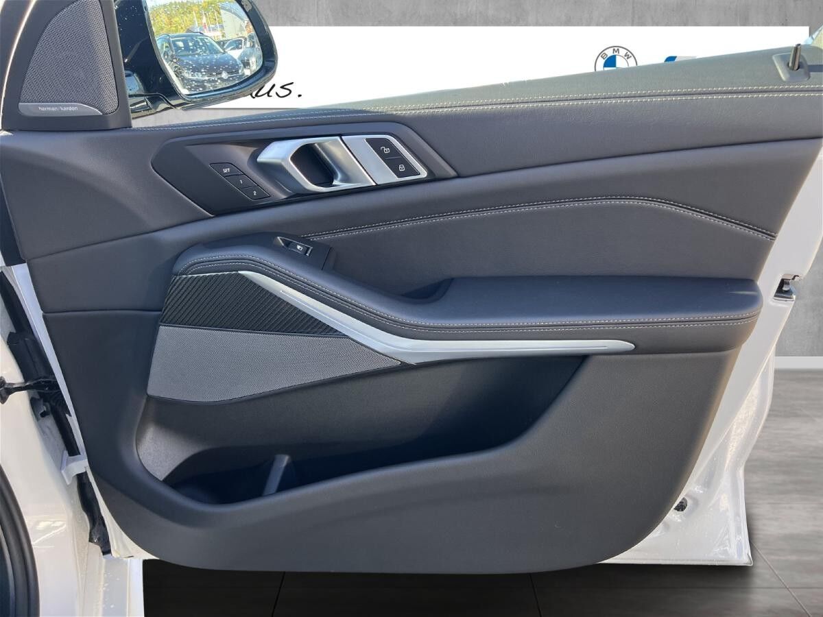 BMW X5 xDrive50e M Sport Vorteil zur Neuwagen-UPE 23.450EUR