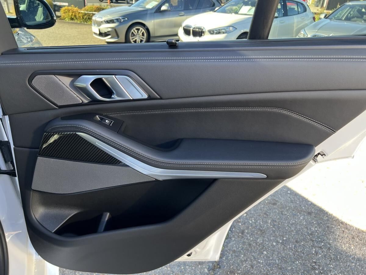 BMW X5 xDrive50e M Sport Vorteil zur Neuwagen-UPE 23.450EUR