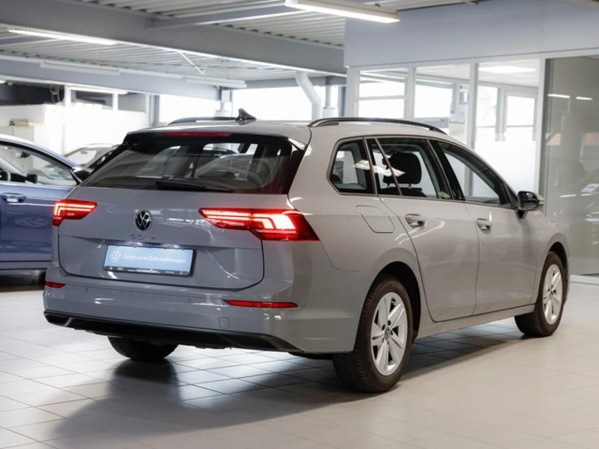 Volkswagen Golf VIII Variant 1.5TSi Life R-Kamera AHK ACC AppConnect Sitzheiz. Parkpilot