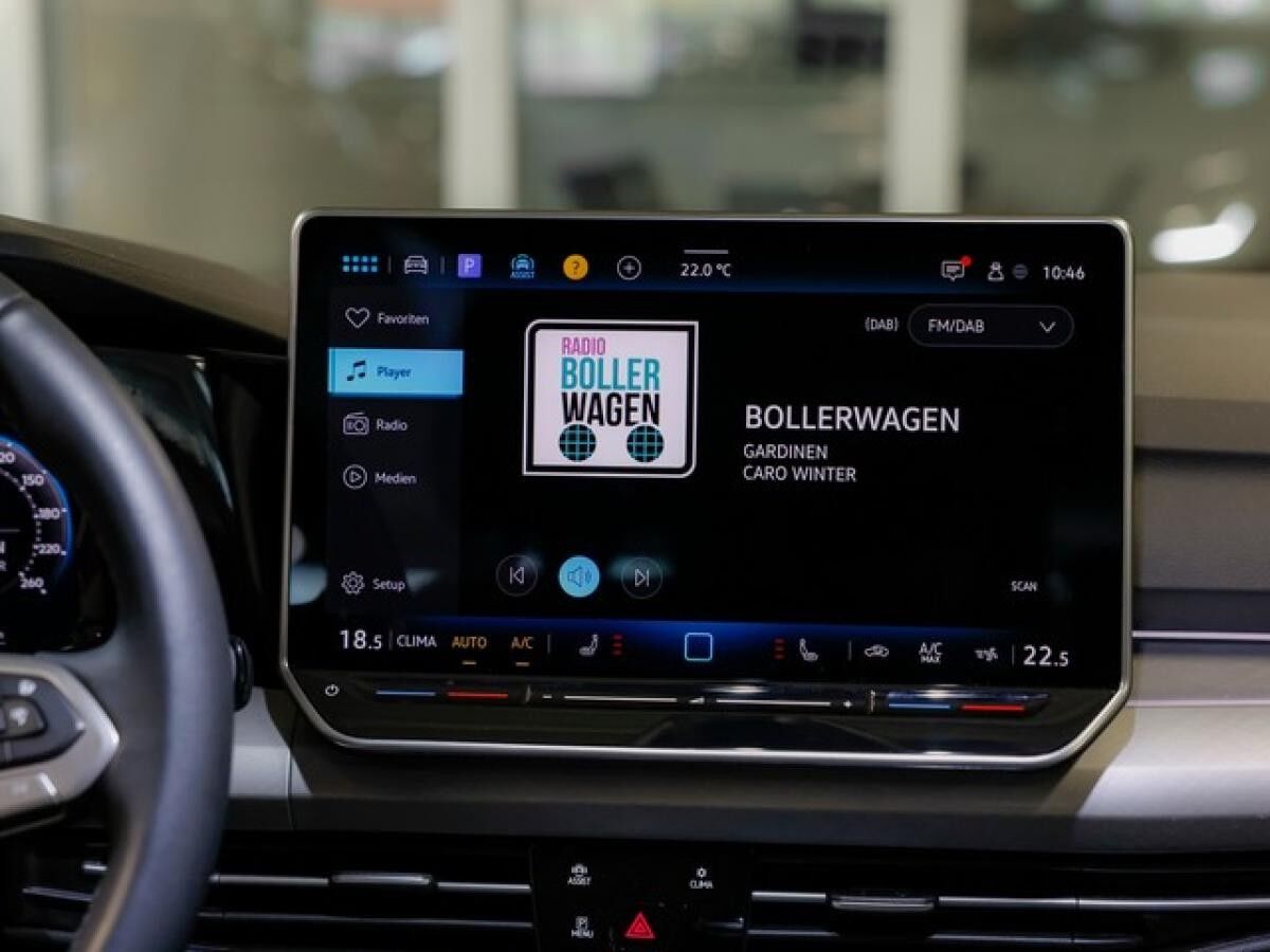 Volkswagen Golf VIII Variant 1.5TSi Life R-Kamera AHK ACC AppConnect Sitzheiz. Parkpilot