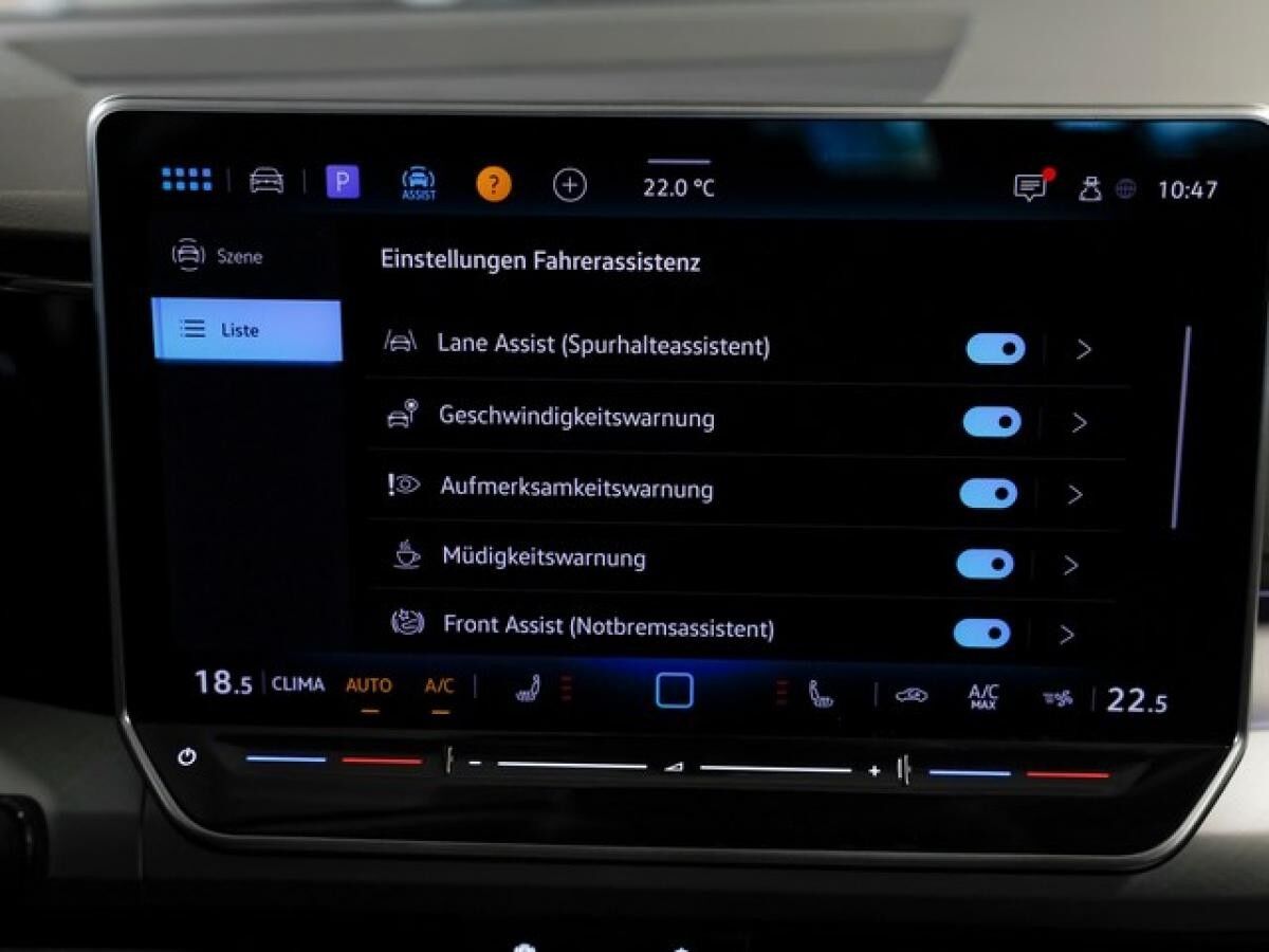 Volkswagen Golf VIII Variant 1.5TSi Life R-Kamera AHK ACC AppConnect Sitzheiz. Parkpilot