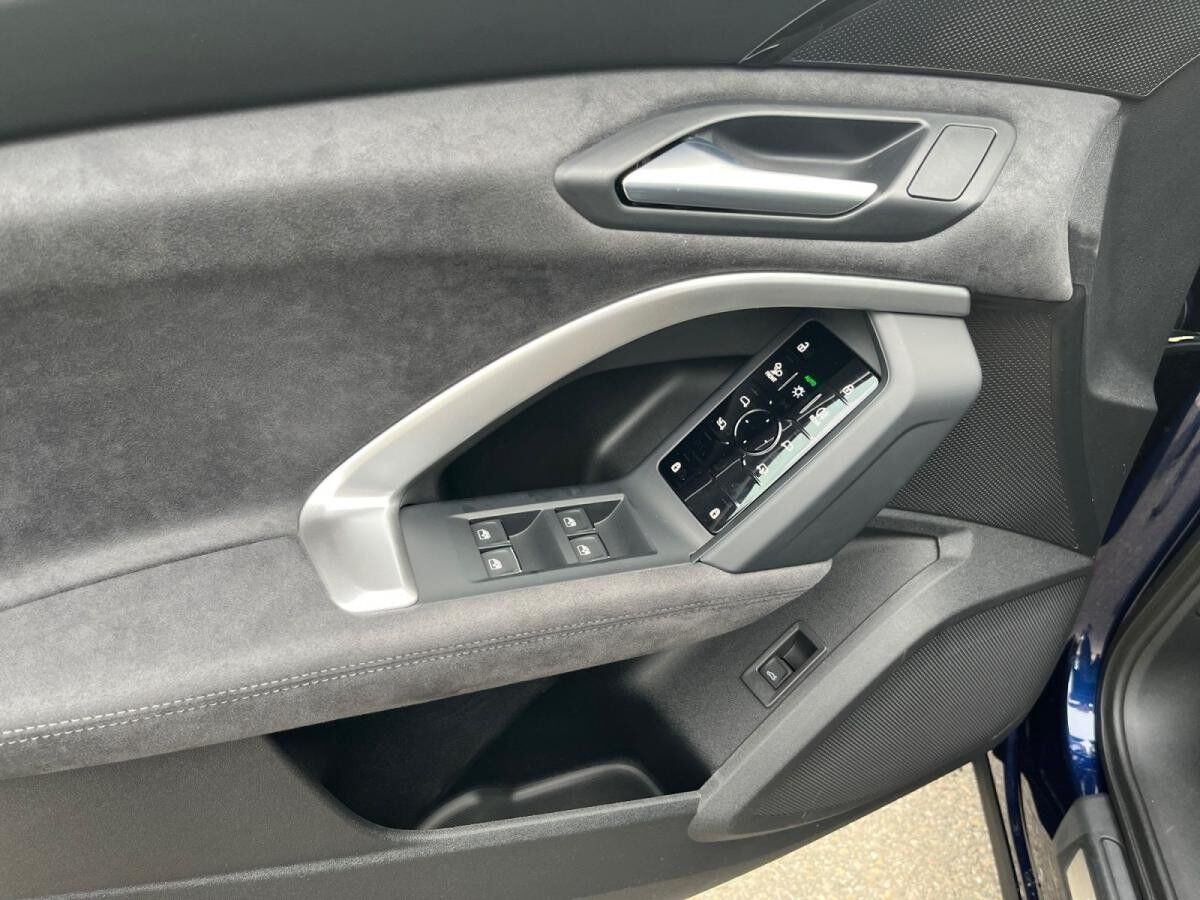 Audi Q5 SUV TDI quattro S tronic Audi Q5 SUV TDI quattro S tronic