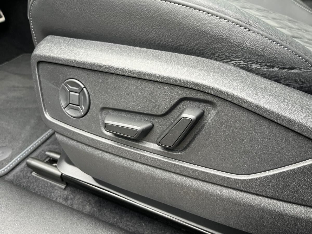 Audi Q5 SUV TDI quattro S tronic Audi Q5 SUV TDI quattro S tronic