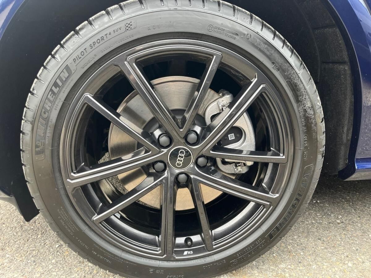 Audi Q5 SUV TDI quattro S tronic Audi Q5 SUV TDI quattro S tronic