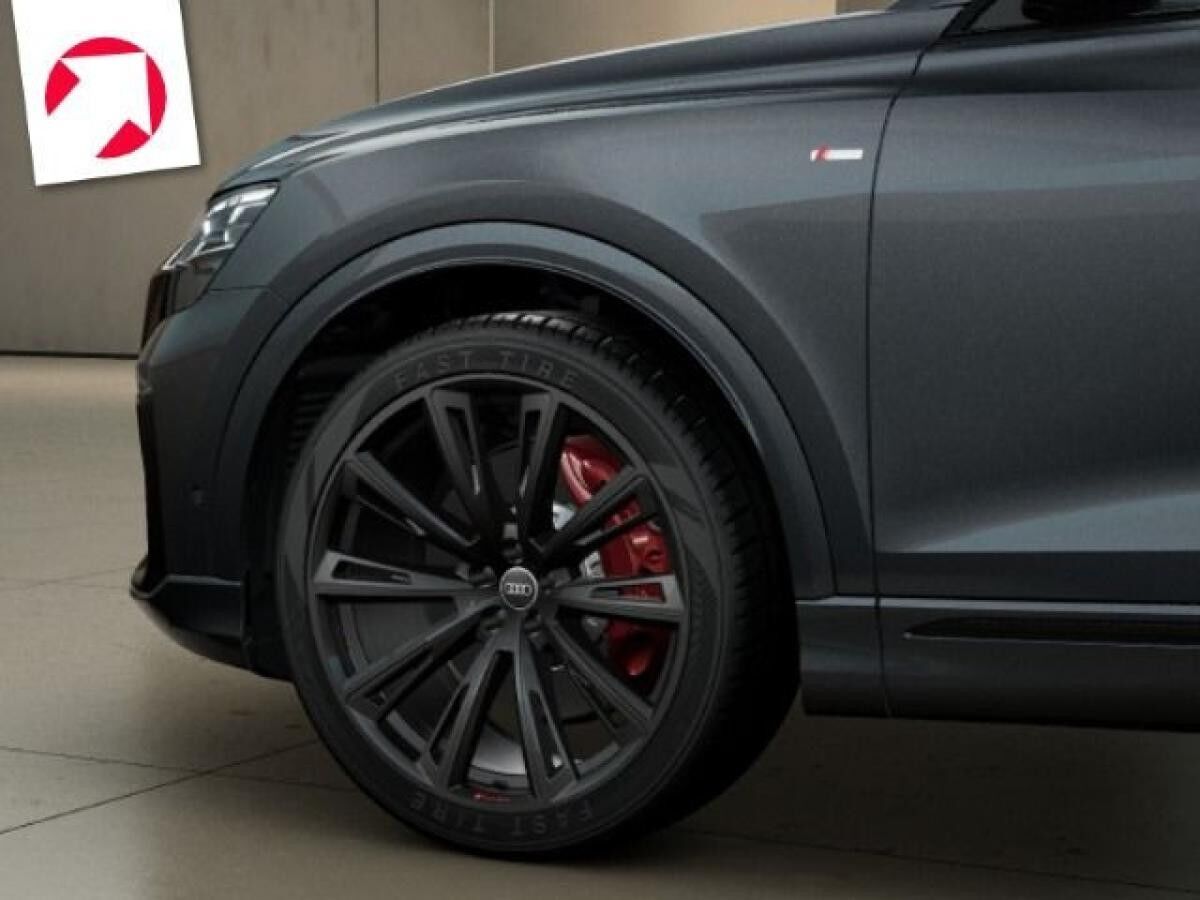 Audi Q8 SUV S line business TFSI e*0,5%*MATRIX*AHK Audi Q8 SUV S line business TFSI e*0,5%*MATRIX*AHK