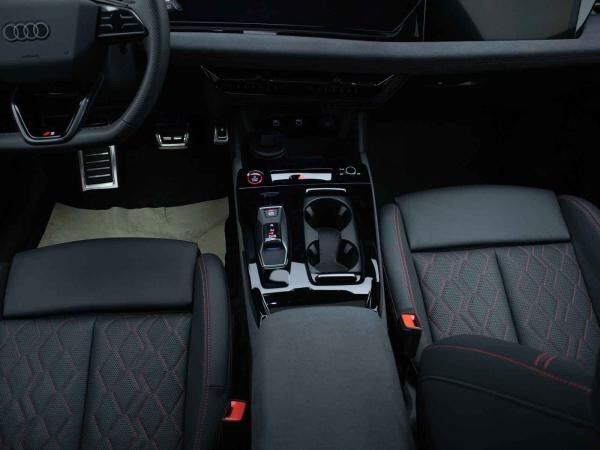 Audi A6 e-tron Avant performance*S-LINE*PANO*AHK*B&O*