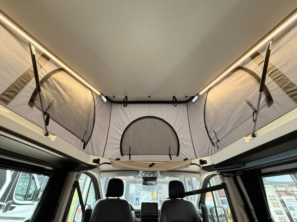 Renault Trafic 51FB Light #SOLAR #MARKISE