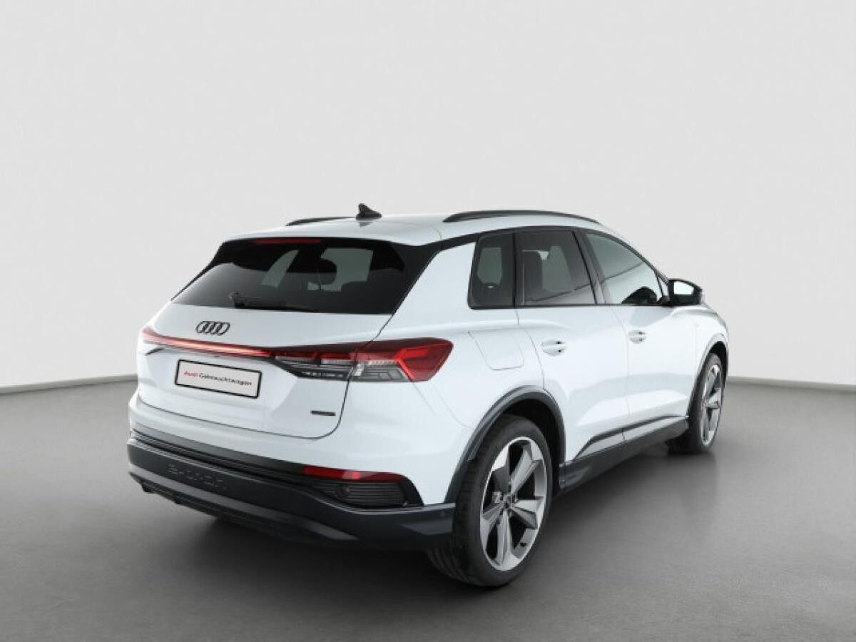 Audi Q4 e-tron 55 S line quattro NAVI MATRIX AHK PANO // SOFORT VERFÜGBAR!!!
