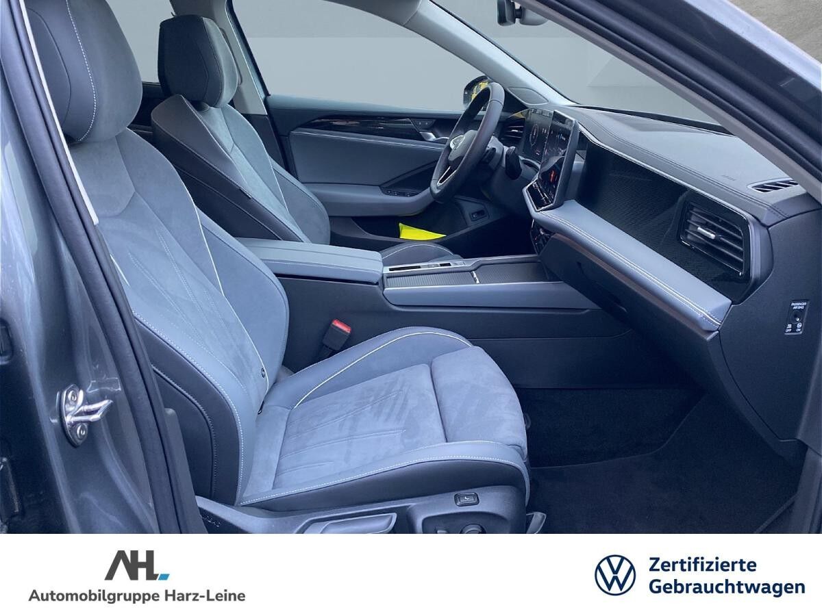 Volkswagen Passat Variant 2.0 TDI Business DSG AHK HuD ACC Navi Massage DCC Pro