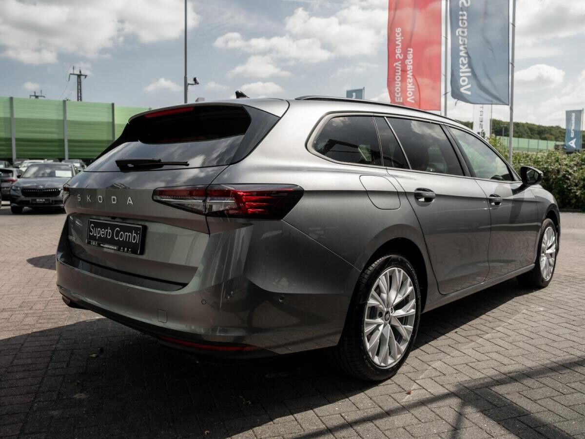 Skoda Superb Combi Selection 2.0 TDI DSG AHK Kam. LM